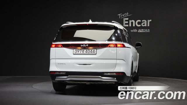 Kia Canival 2023 — photo 4