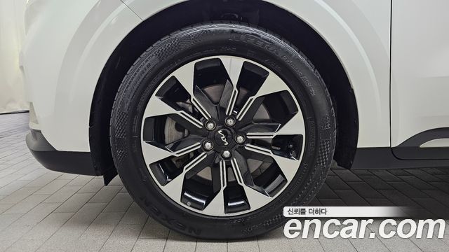 Kia Canival 2023 — photo 5
