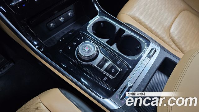 Kia Canival 2023 — photo 12