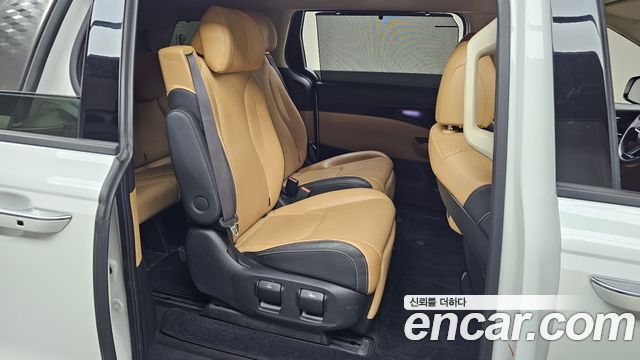 Kia Canival 2023 — photo 17