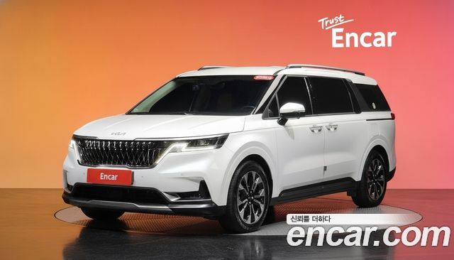 Kia Canival 2023 — photo 1