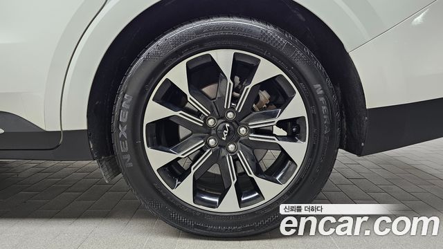 Kia Canival 2023 — photo 7