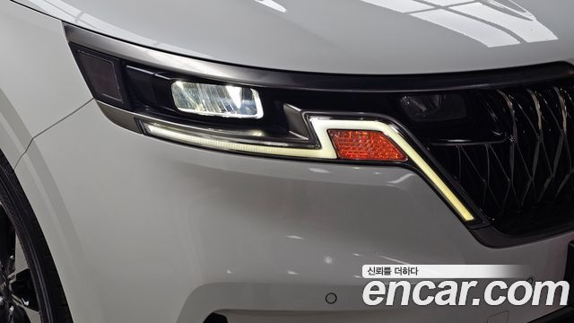 Kia Canival 2023 — photo 8