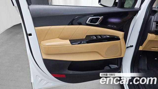Kia Canival 2023 — photo 14