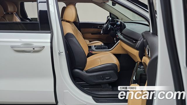 Kia Canival 2023 — photo 16