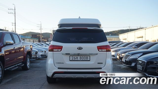Kia Canival 2016 — photo 7