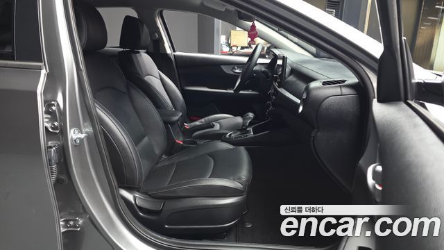 Kia K3 2024 — photo 17