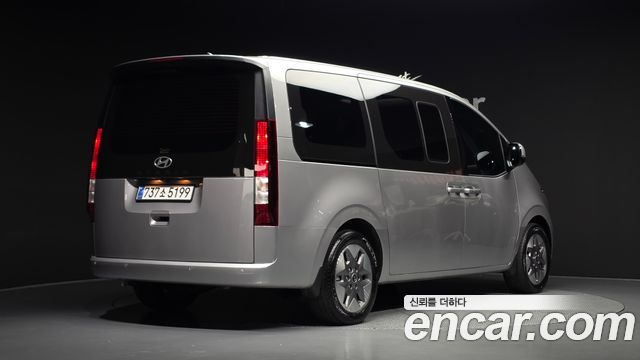 Hyundai Staria 2026 — photo 2