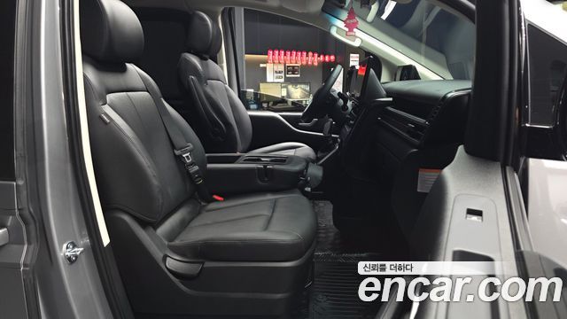 Hyundai Staria 2026 — photo 17