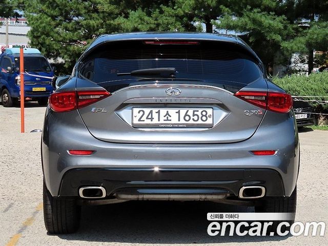 Infiniti Q30 2019 — photo 4
