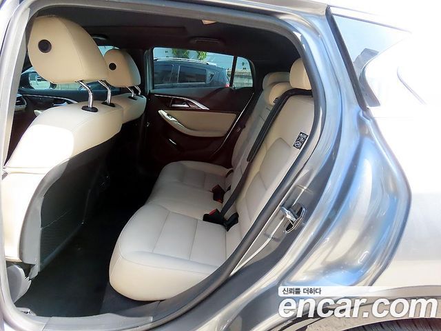 Infiniti Q30 2019 — photo 6