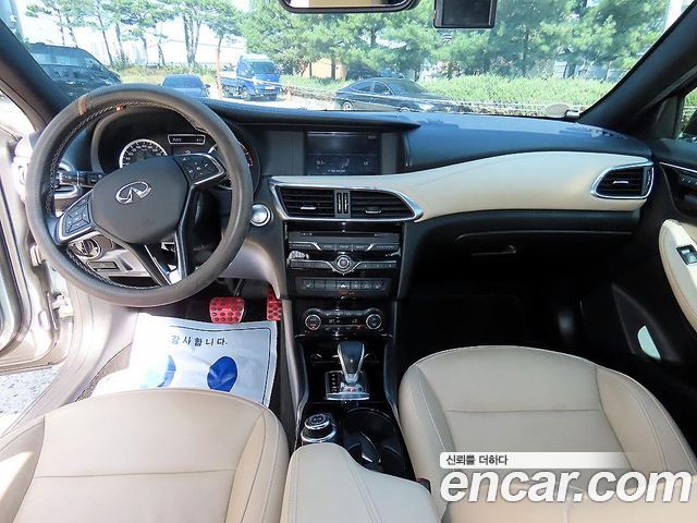 Infiniti Q30 2019 — photo 7