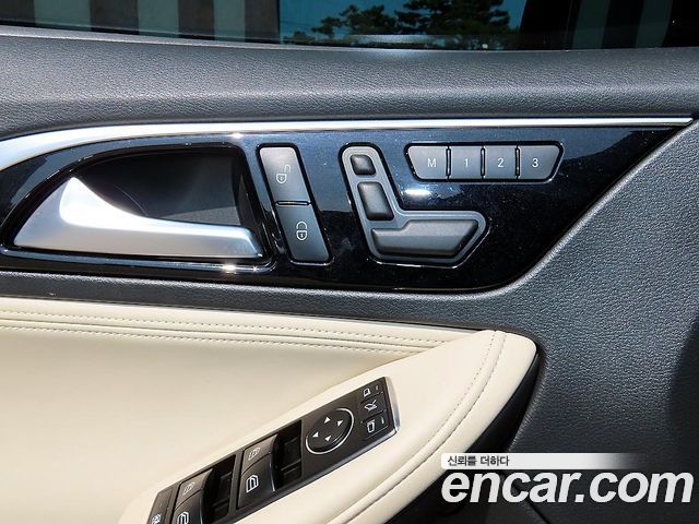 Infiniti Q30 2019 — photo 11