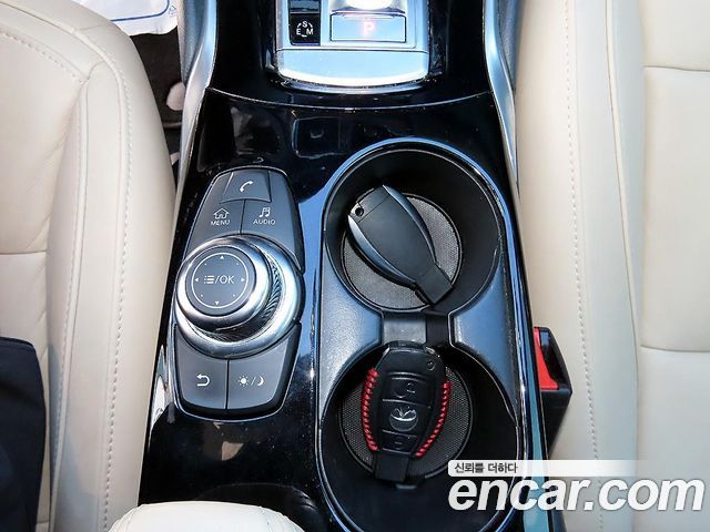 Infiniti Q30 2019 — photo 12