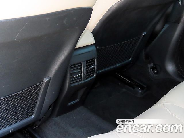 Infiniti Q30 2019 — photo 16