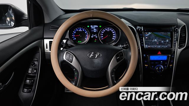 Hyundai i30 2012 — photo 18