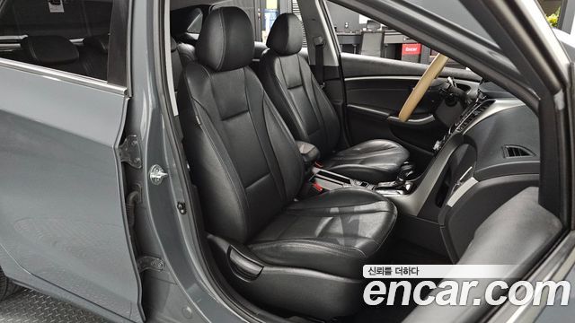 Hyundai i30 2012 — photo 16