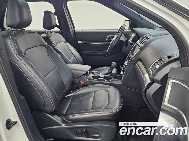 Ford Explorer 2019 — photo 10