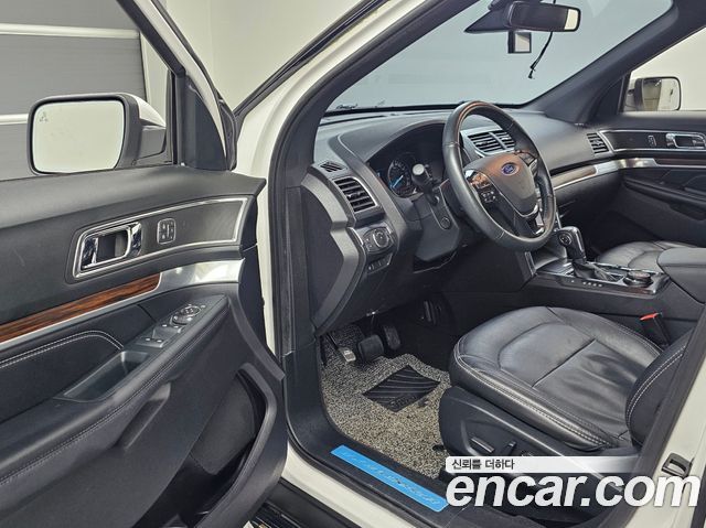 Ford Explorer 2019 — photo 11
