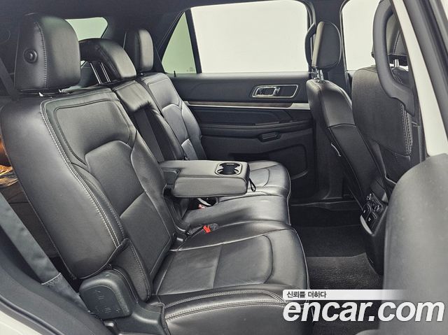 Ford Explorer 2019 — photo 12