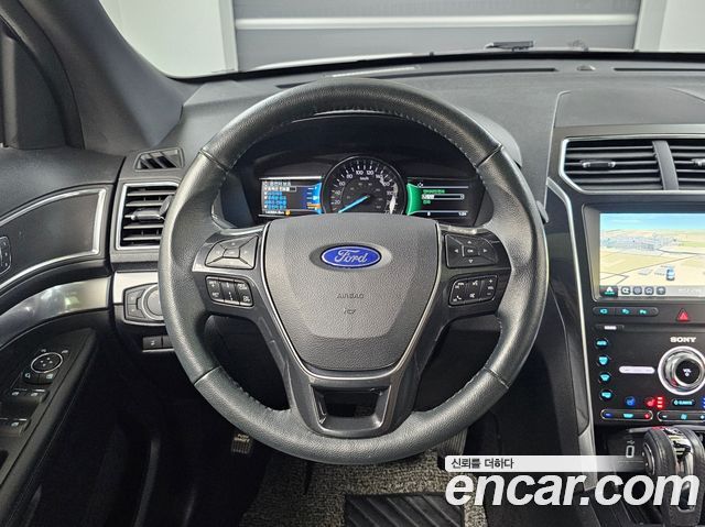 Ford Explorer 2019 — photo 13