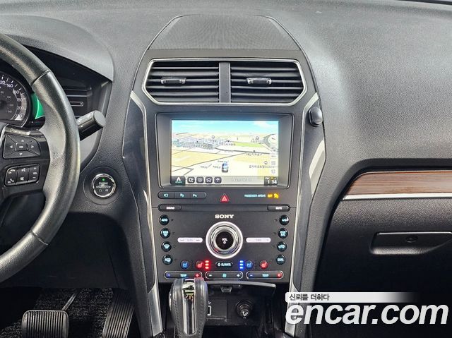 Ford Explorer 2019 — photo 14