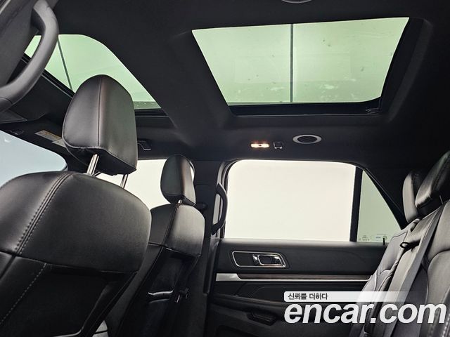 Ford Explorer 2019 — photo 18