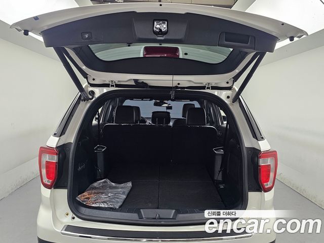 Ford Explorer 2019 — photo 19