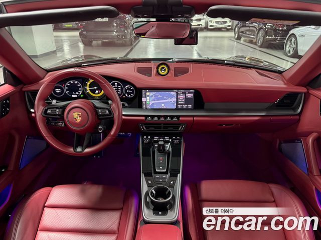 Porsche 911 2021 — photo 7