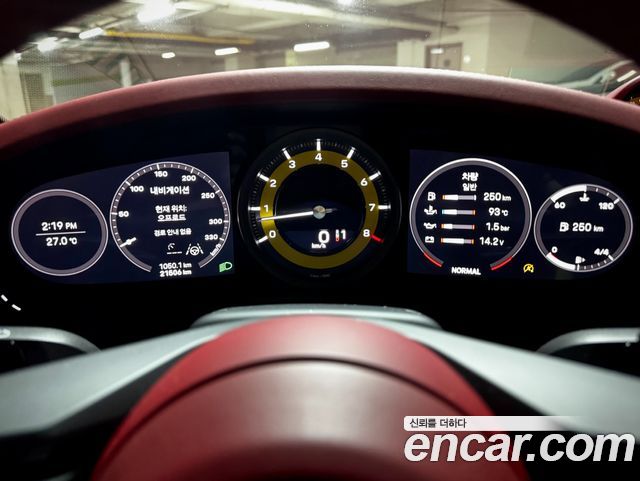 Porsche 911 2021 — photo 8