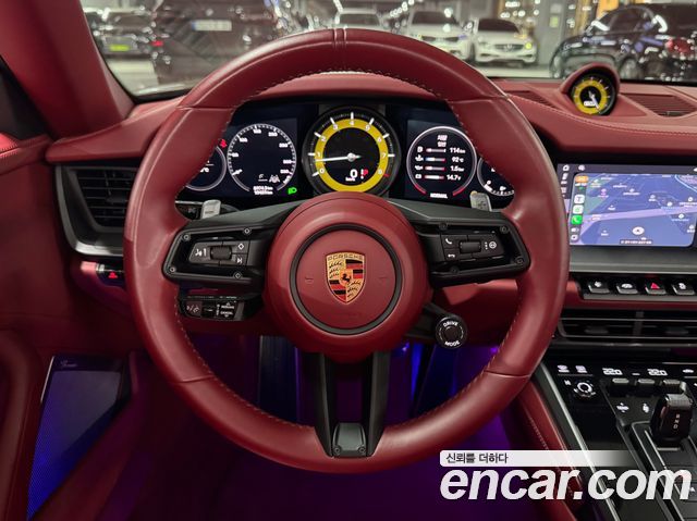 Porsche 911 2021 — photo 12