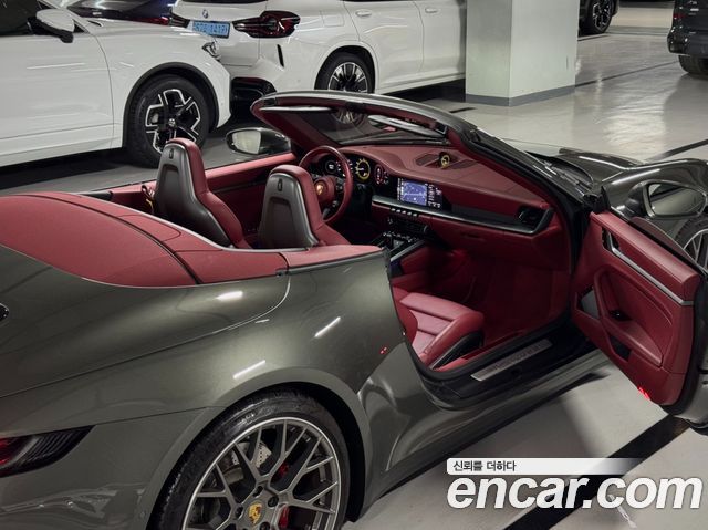 Porsche 911 2021 — photo 15