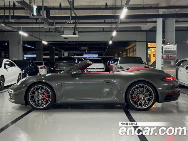 Porsche 911 2021 — photo 17