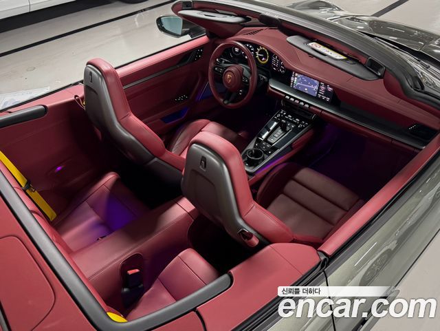 Porsche 911 2021 — photo 19