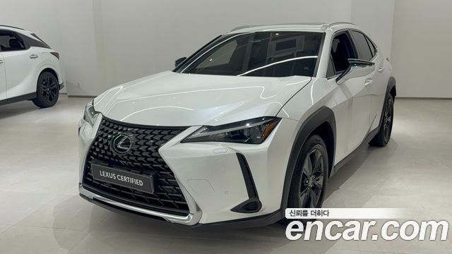 Lexus UX 2026 — photo 1