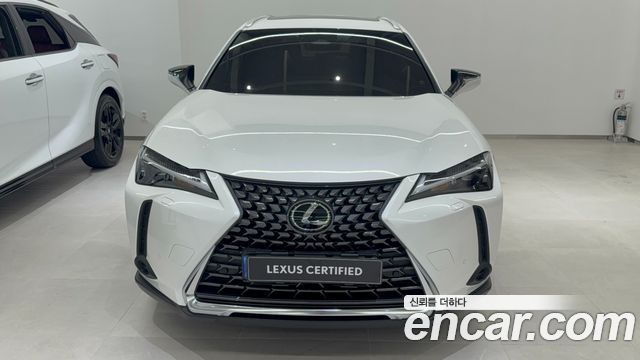 Lexus UX 2026 — photo 2