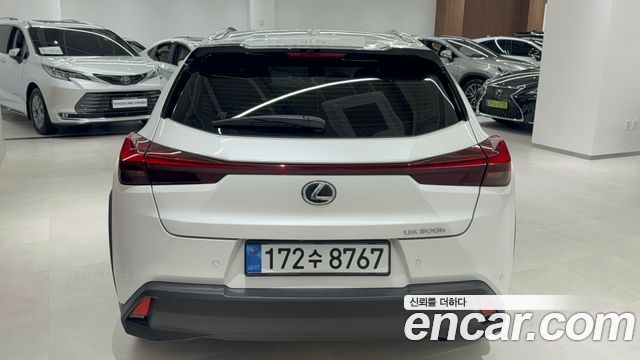 Lexus UX 2026 — photo 4