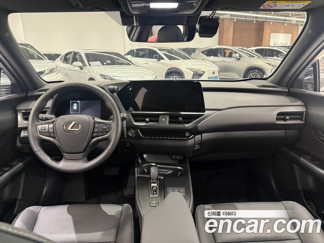 Lexus UX 2026 — photo 8
