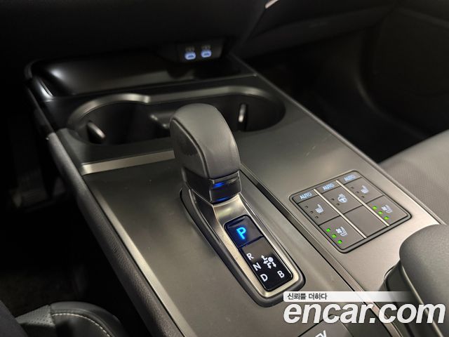 Lexus UX 2026 — photo 9