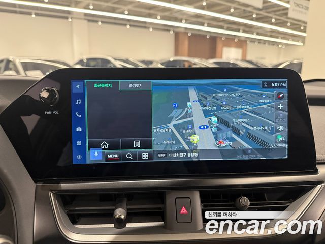 Lexus UX 2026 — photo 10
