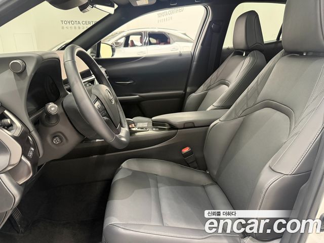Lexus UX 2026 — photo 11