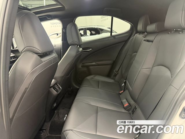 Lexus UX 2026 — photo 12