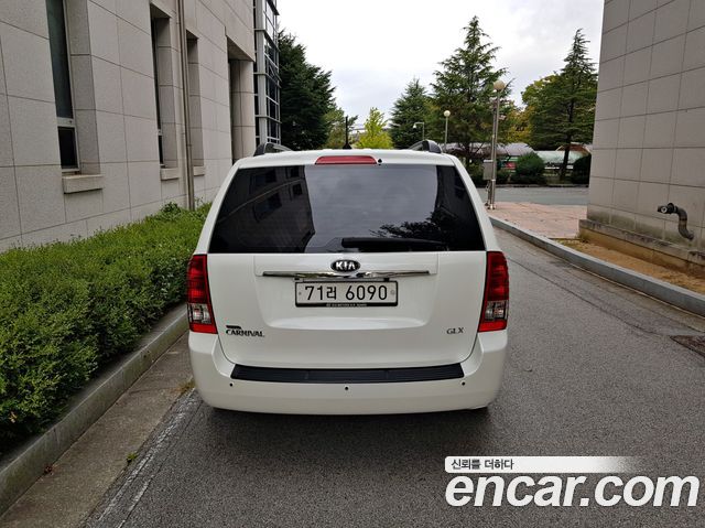 Kia Canival 2013 — photo 6