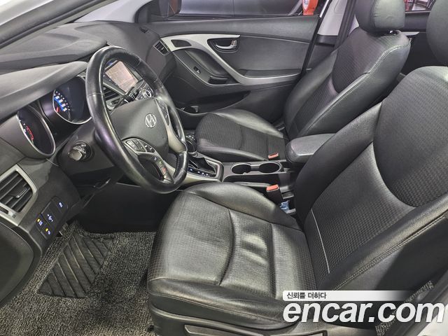Hyundai AVANTE 2015 — photo 10