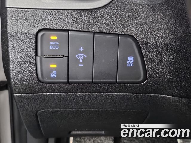 Hyundai AVANTE 2015 — photo 16