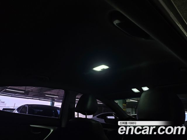Hyundai AVANTE 2015 — photo 18