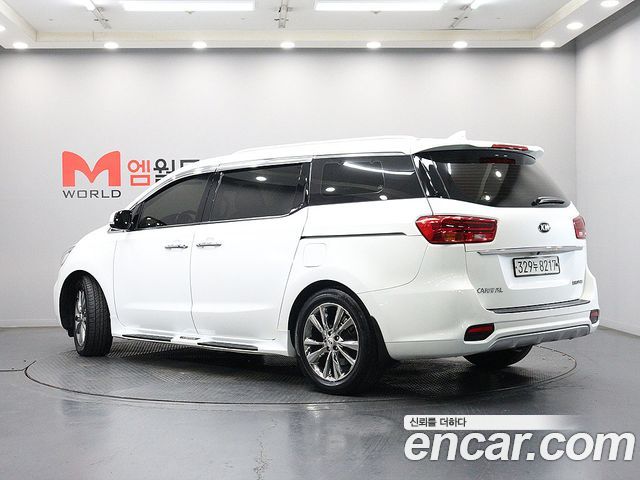 Kia Canival 2019 — photo 4