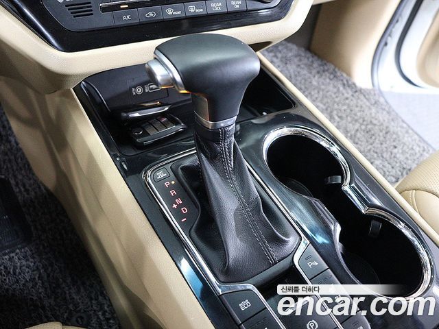 Kia Canival 2019 — photo 10