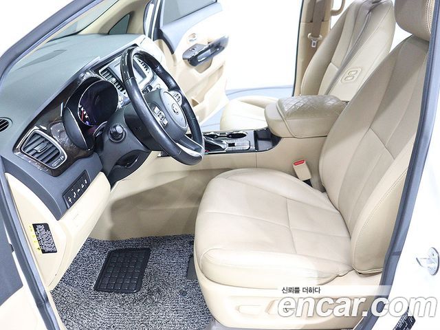 Kia Canival 2019 — photo 16