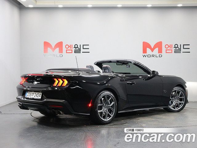Ford Mustang 2025 — photo 2